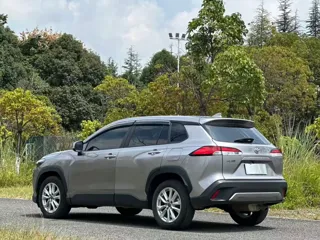 Toyota Corolla Cross 2024 купить из Китая, цена 2 904 000 ₽ — Suifenhe Auto