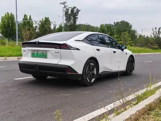 Deepal SL03 2022 купить из Китая, цена 3 542 000 ₽ — Suifenhe Auto