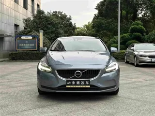 Volvo V40 2019 купить из Китая, цена 1 512 000 ₽ — Suifenhe Auto