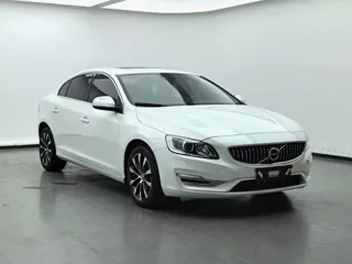 Volvo S60 2019 купить из Китая, цена 1 618 000 ₽ — Suifenhe Auto