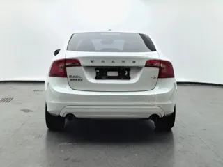 Volvo S60 2019 купить из Китая, цена 1 618 000 ₽ — Suifenhe Auto