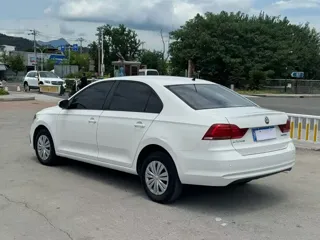 Volkswagen Santana 2022 купить из Китая, цена 1 023 000 ₽ — Suifenhe Auto