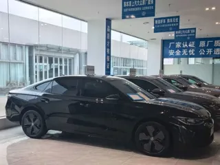 Volkswagen Passat 2024 купить из Китая, цена 4 325 000 ₽ — Suifenhe Auto