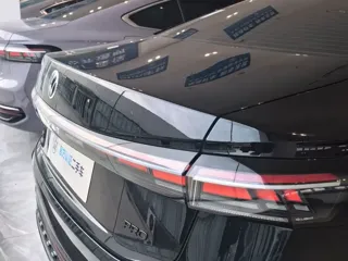 Volkswagen Passat 2024 купить из Китая, цена 4 325 000 ₽ — Suifenhe Auto