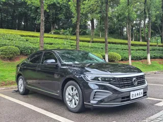 Volkswagen Passat 2023 купить из Китая, цена 1 654 000 ₽ — Suifenhe Auto