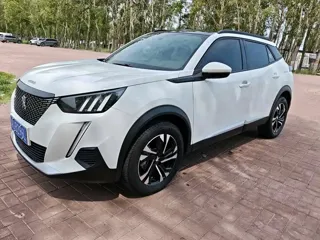 Peugeot 2008 2023 купить из Китая, цена 1 351 000 ₽ — Suifenhe Auto
