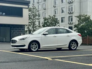 Ford Escort 2020 купить из Китая, цена 1 109 000 ₽ — Suifenhe Auto