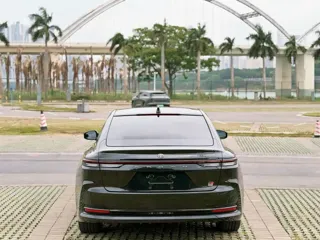 Toyota Crown 2024 купить из Китая, цена 8 263 000 ₽ — Suifenhe Auto