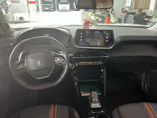 Peugeot 2008 2020 купить из Китая, цена 1 197 000 ₽ — Suifenhe Auto
