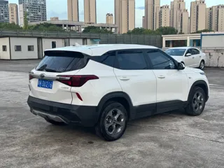 Kia KX3 2020 купить из Китая, цена 1 246 000 ₽ — Suifenhe Auto
