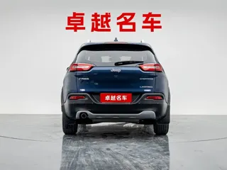 Jeep Cherokee 2020 купить из Китая, цена 1 935 000 ₽ — Suifenhe Auto