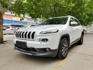Jeep Cherokee 2021 купить из Китая, цена 1 964 000 ₽ — Suifenhe Auto