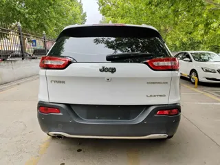 Jeep Cherokee 2021 купить из Китая, цена 1 964 000 ₽ — Suifenhe Auto