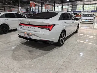 Hyundai Elantra 2023 купить из Китая, цена 1 601 000 ₽ — Suifenhe Auto