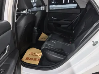 Hyundai Elantra 2023 купить из Китая, цена 1 601 000 ₽ — Suifenhe Auto