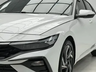 Hyundai Elantra 2023 купить из Китая, цена 1 644 000 ₽ — Suifenhe Auto