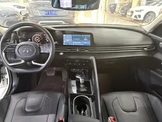 Hyundai Elantra 2023 купить из Китая, цена 1 631 000 ₽ — Suifenhe Auto