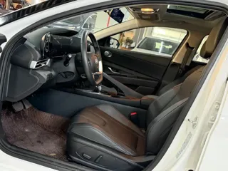 Hyundai Elantra 2023 купить из Китая, цена 1 762 000 ₽ — Suifenhe Auto