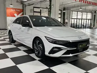 Hyundai Elantra 2023