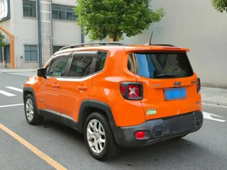 Jeep Renegade 2018 купить из Китая, цена 1 019 000 ₽ — Suifenhe Auto