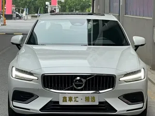 Volvo S60 2025 купить из Китая, цена 4 220 000 ₽ — Suifenhe Auto