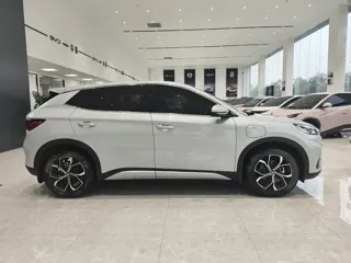 BYD Yuan 2023 купить из Китая, цена 3 255 000 ₽ — Suifenhe Auto