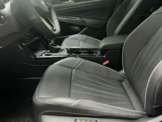Volkswagen Passat 2024 купить из Китая, цена 3 956 000 ₽ — Suifenhe Auto