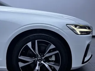 Volvo S60 2024 купить из Китая, цена 4 459 000 ₽ — Suifenhe Auto