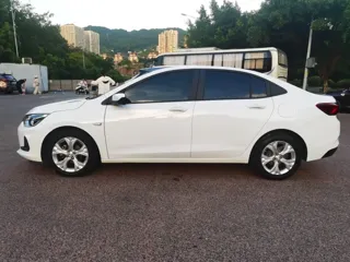 Chevrolet Cavalier 2021 купить из Китая, цена 909 000 ₽ — Suifenhe Auto