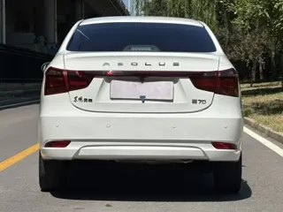 Dongfeng Aeolus E70 2022 купить из Китая, цена 1 005 000 ₽ — Suifenhe Auto