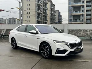 Skoda Octavia 2022 купить из Китая, цена 1 921 000 ₽ — Suifenhe Auto