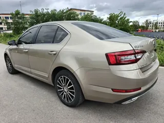 Skoda Octavia 2019 купить из Китая, цена 1 142 000 ₽ — Suifenhe Auto