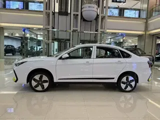 Dongfeng Aeolus E70 2026 купить из Китая, цена 1 622 000 ₽ — Suifenhe Auto