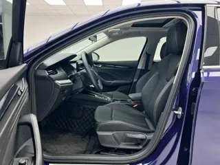 Skoda Octavia 2022 купить из Китая, цена 2 165 000 ₽ — Suifenhe Auto
