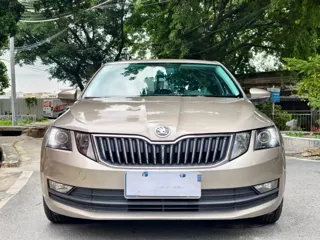 Skoda Octavia 2020 купить из Китая, цена 1 235 000 ₽ — Suifenhe Auto