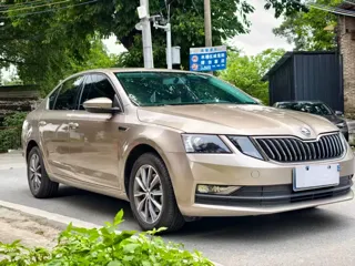 Skoda Octavia 2020 купить из Китая, цена 1 235 000 ₽ — Suifenhe Auto