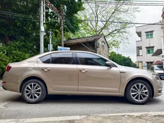 Skoda Octavia 2020 купить из Китая, цена 1 235 000 ₽ — Suifenhe Auto