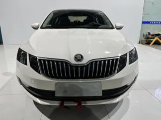 Skoda Octavia 2022 купить из Китая, цена 1 470 000 ₽ — Suifenhe Auto