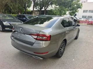 Skoda Octavia 2019 купить из Китая, цена 1 072 000 ₽ — Suifenhe Auto