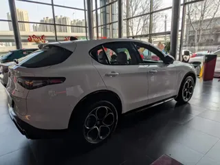 Alfa Romeo Stelvio 2024 купить из Китая, цена 5 587 000 ₽ — Suifenhe Auto