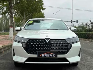 Venucia D60 2025 купить из Китая, цена 1 544 000 ₽ — Suifenhe Auto