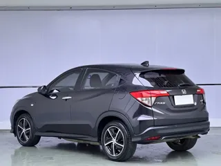 Honda Vezel 2021 купить из Китая, цена 1 505 000 ₽ — Suifenhe Auto