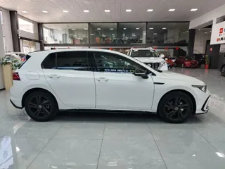 Volkswagen Golf 2022 купить из Китая, цена 1 994 000 ₽ — Suifenhe Auto