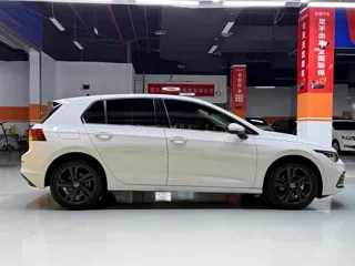 Volkswagen Golf 2024 купить из Китая, цена 2 160 000 ₽ — Suifenhe Auto