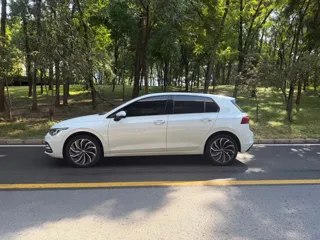 Volkswagen Golf 2022 купить из Китая, цена 1 667 000 ₽ — Suifenhe Auto