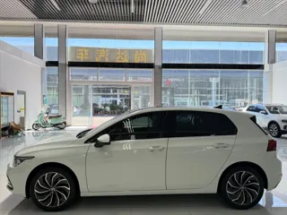 Volkswagen Golf 2022 купить из Китая, цена 1 601 000 ₽ — Suifenhe Auto