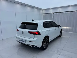 Volkswagen Golf 2022 купить из Китая, цена 1 811 000 ₽ — Suifenhe Auto