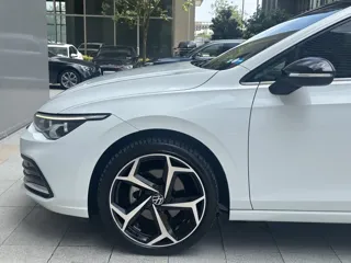 Volkswagen Golf 2022 купить из Китая, цена 1 569 000 ₽ — Suifenhe Auto