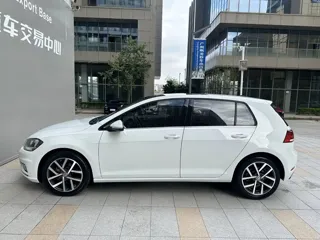 Volkswagen Golf 2020 купить из Китая, цена 1 559 000 ₽ — Suifenhe Auto