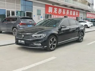 Volkswagen Magotan 2023 купить из Китая, цена 1 824 000 ₽ — Suifenhe Auto